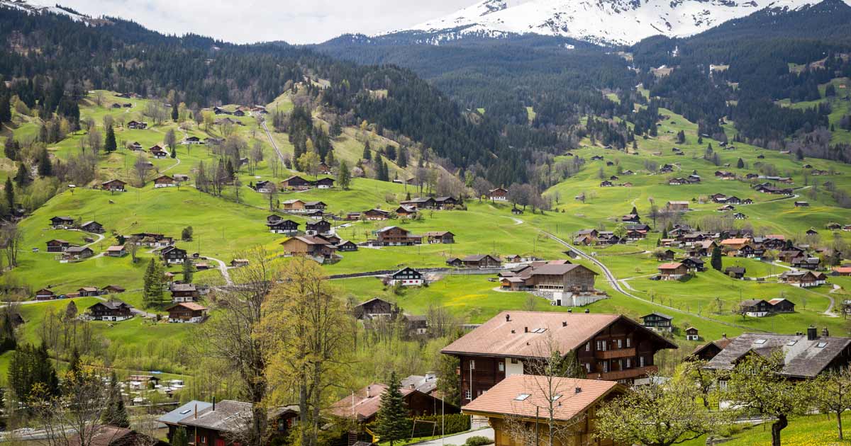10-happiest-countries-to-visit-Switzerland