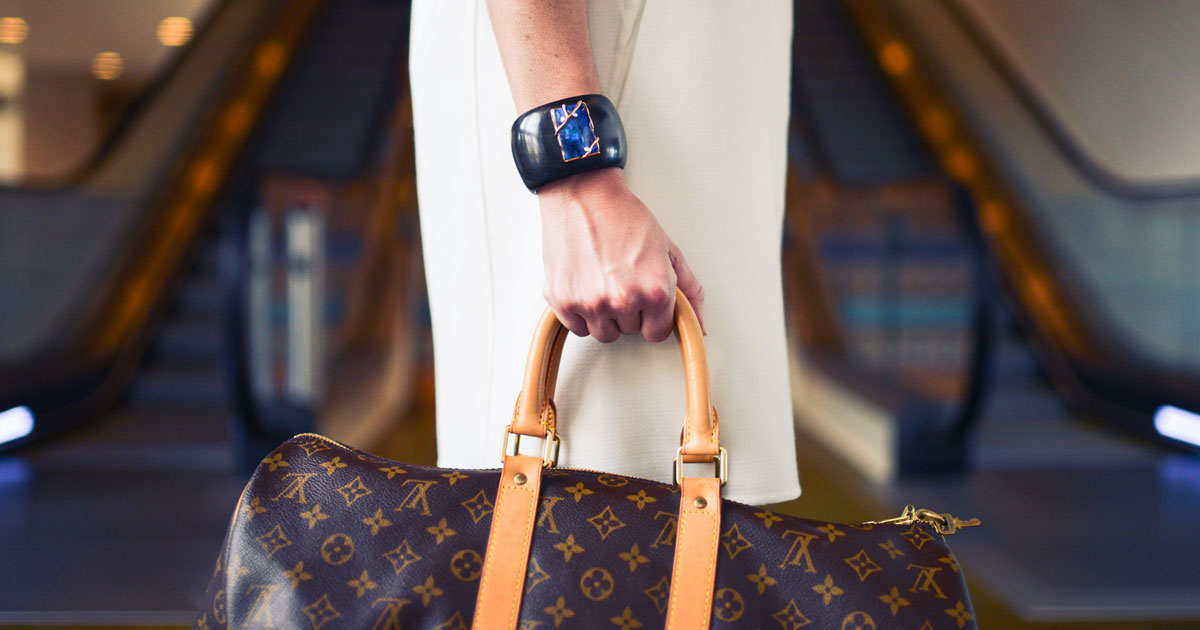 What’s in Your Trade Show Suitcase? Packing Tips for Women.