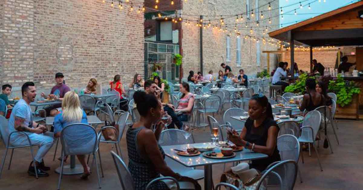 8-new-patios-in-chicago-MonnieBurkes