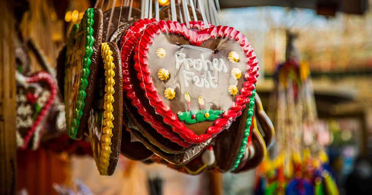 9 Popular Holiday Markets in the U.S.